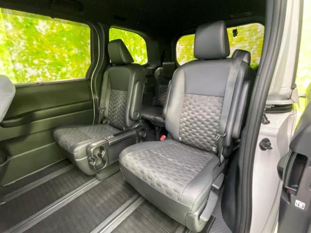 ヴォクシー ハイブリッドＳ－Ｚ　モデリスタエアロ／保証書／ディスプレイオーディオ＋ナビ１０インチ／フリップダウンモニター　純正　１２．８インチ／デジタルインナーミラー／トヨタセーフティセンス／両側電動スライドドア　全周囲カメラ（19枚目）