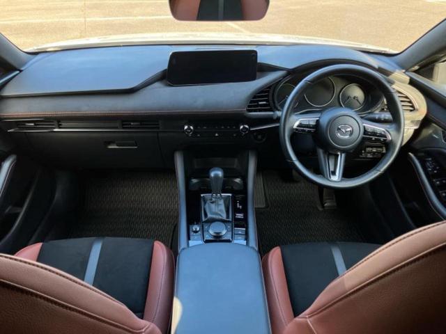 MAZDA3ファストバック 15Sレトロスポーツエディション BOSE/保証書/ディスプレイオーディオ10インチ/アイアクティブセンス(マツダ)/シートヒーター 前席/全方位モニター/車線逸脱防止支援システム/シート ハーフレザー/ドライブレコーダー 前後 TV(42枚目)