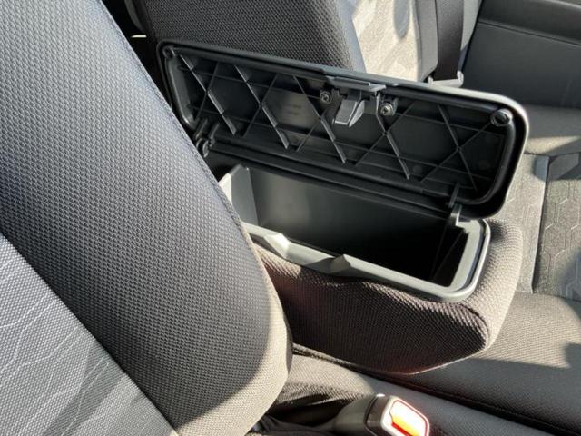 タント ファンクロスターボ　純正　ナビ／スマートアシスト（トヨタ・ダイハツ）／両側電動スライドドア／シートヒーター　前席／車線逸脱防止支援システム／パーキングアシスト　バックガイド／登録済未使用車　ターボ　衝突被害軽減システム（32枚目）