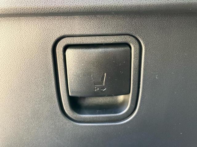 タント ファンクロスターボ　純正　ナビ／スマートアシスト（トヨタ・ダイハツ）／両側電動スライドドア／シートヒーター　前席／車線逸脱防止支援システム／パーキングアシスト　バックガイド／登録済未使用車　ターボ　衝突被害軽減システム（42枚目）