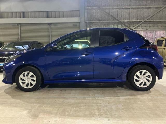 ヤリス Ｘ　新品タイヤ／保証書／ディスプレイオーディオ／衝突安全装置／車線逸脱防止支援システム／ドライブレコーダー　純正／ヘッドランプ　ＬＥＤ／ＵＳＢジャック／Ｂｌｕｅｔｏｏｔｈ接続／ＥＢＤ付ＡＢＳ　バックカメラ（2枚目）