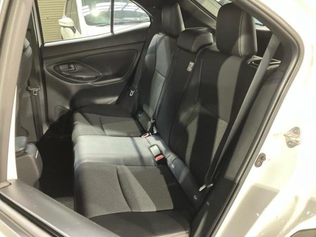 ヤリスクロス ハイブリッドＺ　保証書／ディスプレイオーディオ＋ナビ８インチ／トヨタセーフティセンス／シートヒーター　前席／パノラミックビューモニター／車線逸脱防止支援システム／電動バックドア／ヘッドランプ　ＬＥＤ　全周囲カメラ（7枚目）