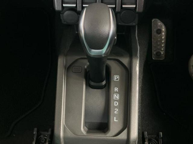 ジムニーノマド ４ＷＤ　ＦＣ　シートヒーター／車線逸脱防止支援システム／ヘッドランプ　ＬＥＤ／ＥＢＤ付ＡＢＳ／横滑り防止装置／アイドリングストップ／クルーズコントロール／エアバッグ　運転席／エアバッグ　助手席　登録／届出済未使用車（13枚目）