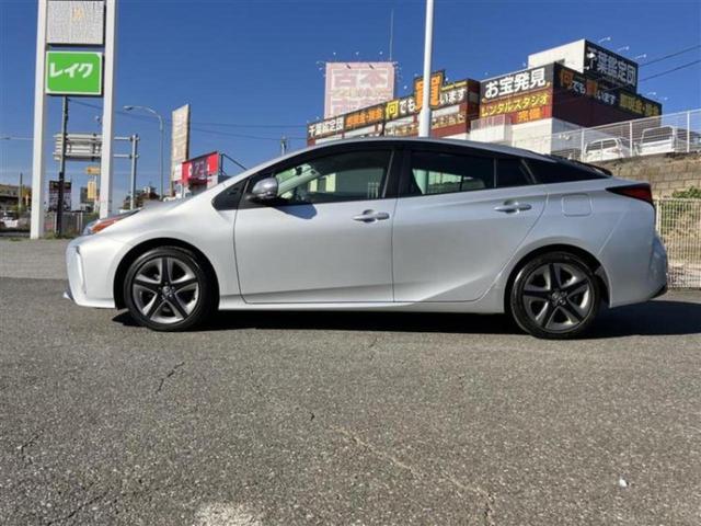 プリウス Sツーリングセレクション 新品タイヤ/保証書/ディスプレイオーディオ+ナビ8インチ/衝突安全装置/シートヒーター/パノラミックビューモニター/車線逸脱防止支援システム/シート 合皮/ドライブレコーダー 前後 全周囲カメラ(2枚目)