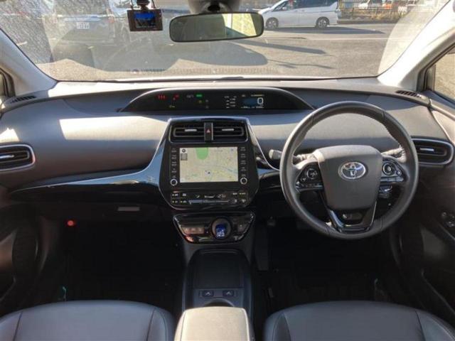 プリウス Sツーリングセレクション 新品タイヤ/保証書/ディスプレイオーディオ+ナビ8インチ/衝突安全装置/シートヒーター/パノラミックビューモニター/車線逸脱防止支援システム/シート 合皮/ドライブレコーダー 前後 全周囲カメラ(4枚目)