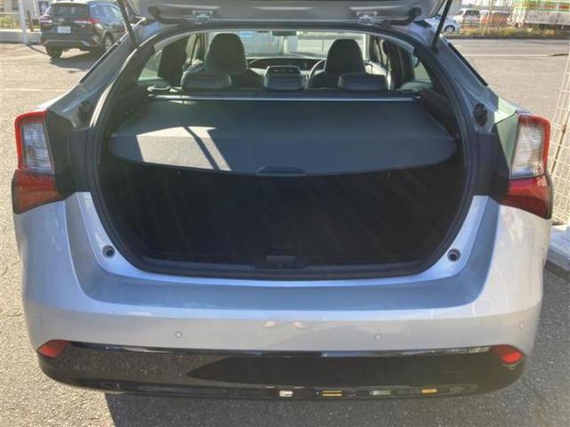 プリウス Sツーリングセレクション 新品タイヤ/保証書/ディスプレイオーディオ+ナビ8インチ/衝突安全装置/シートヒーター/パノラミックビューモニター/車線逸脱防止支援システム/シート 合皮/ドライブレコーダー 前後 全周囲カメラ(7枚目)