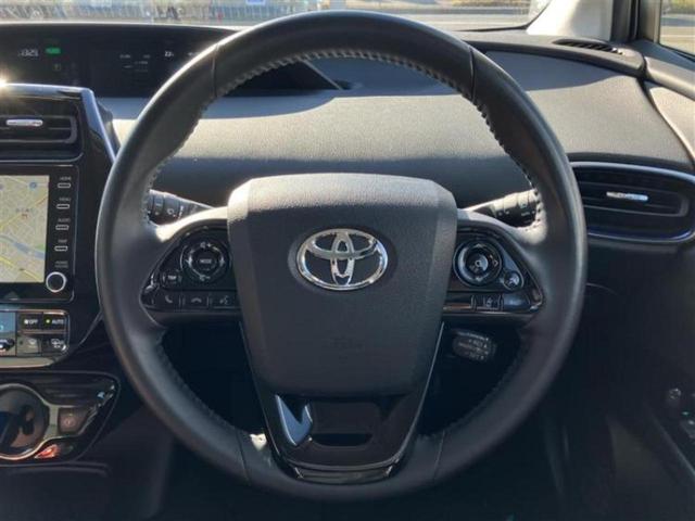 プリウス Sツーリングセレクション 新品タイヤ/保証書/ディスプレイオーディオ+ナビ8インチ/衝突安全装置/シートヒーター/パノラミックビューモニター/車線逸脱防止支援システム/シート 合皮/ドライブレコーダー 前後 全周囲カメラ(12枚目)