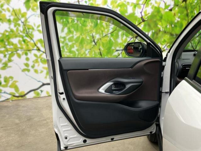 ヤリスクロス ハイブリッドＺ　保証書／ディスプレイオーディオ＋ナビ８インチ／衝突安全装置／シートヒーター／パノラミックビューモニター／車線逸脱防止支援システム／シート　ハーフレザー／ヘッドランプ　ＬＥＤ／ＵＳＢジャック　ＥＴＣ（22枚目）