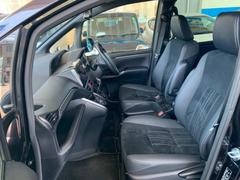 ＷＥＣＡＲＳではほぼ毎日新しい在庫車両を入荷しております！お客様のこだわりを叶える１台がきっとＷＥＣＡＲＳにあるはずです！ 5
