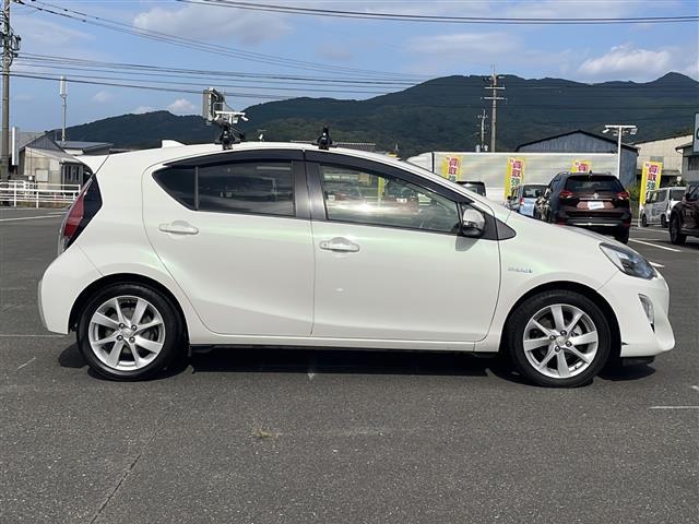 アクア Gブラックソフトレザーセレクション 純正9インチナビ/バックカメラ/CD/DVD再生機能有/Bluetooth/フルセグTV/純正アルミホイール/LEDヘッドライト/スマートキー/クルーズコントロール/純正フロアマット/サイドバイザー(29枚目)