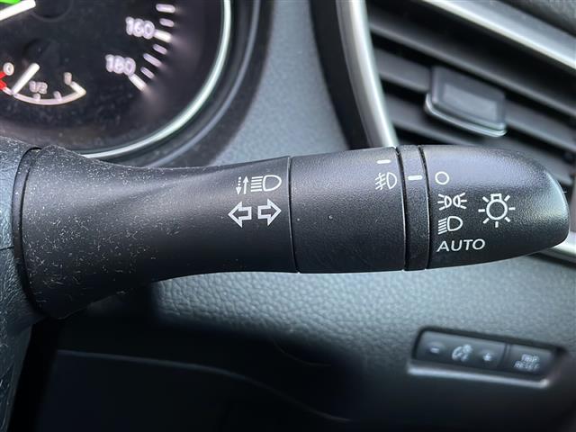 エクストレイル ２０Ｘ　エマージェンシーブレーキパッケージ　純正８型メモリナビ／フルセグＴＶ／フリップダウンモニター／バックカメラ／前方向ドライブレコーダー／前席シートヒーター／ＬＥＤヘッドライト／オートライト／コーナーセンサー／純正１７インチアルミホイール（18枚目）