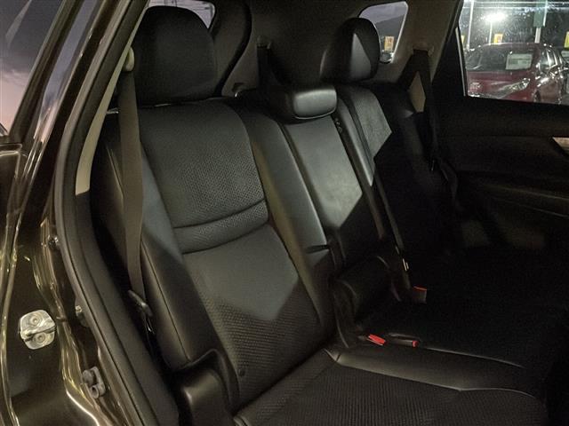 エクストレイル ２０Ｘ　エマージェンシーブレーキパッケージ　純正８型メモリナビ／フルセグＴＶ／フリップダウンモニター／バックカメラ／前方向ドライブレコーダー／前席シートヒーター／ＬＥＤヘッドライト／オートライト／コーナーセンサー／純正１７インチアルミホイール（22枚目）