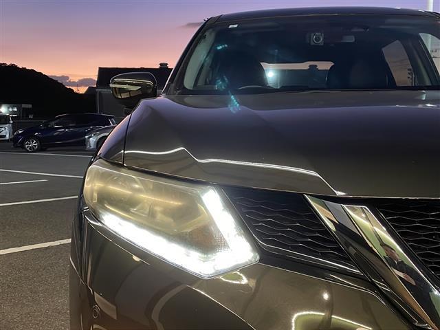 エクストレイル ２０Ｘ　エマージェンシーブレーキパッケージ　純正８型メモリナビ／フルセグＴＶ／フリップダウンモニター／バックカメラ／前方向ドライブレコーダー／前席シートヒーター／ＬＥＤヘッドライト／オートライト／コーナーセンサー／純正１７インチアルミホイール（26枚目）