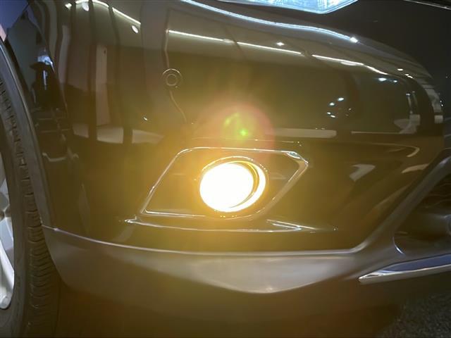 エクストレイル ２０Ｘ　エマージェンシーブレーキパッケージ　純正８型メモリナビ／フルセグＴＶ／フリップダウンモニター／バックカメラ／前方向ドライブレコーダー／前席シートヒーター／ＬＥＤヘッドライト／オートライト／コーナーセンサー／純正１７インチアルミホイール（27枚目）