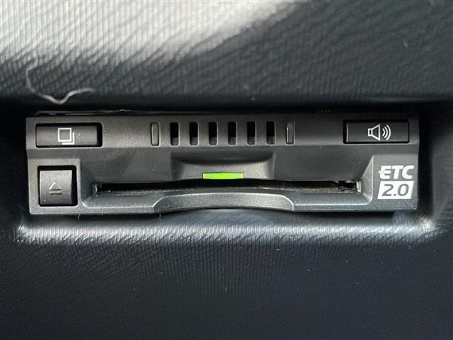 アクア Ｓ　スタイルブラック　プリクラッシュセーフティスタート　純正メモリナビＴＶ　バックカメラ　ビルトインＥＴＣ２．０　純正ドライブレコーダー　純正アルミ　プッシュスタートエンジン　前後コーナーセンサー　保証書・取説　スペアキー（6枚目）