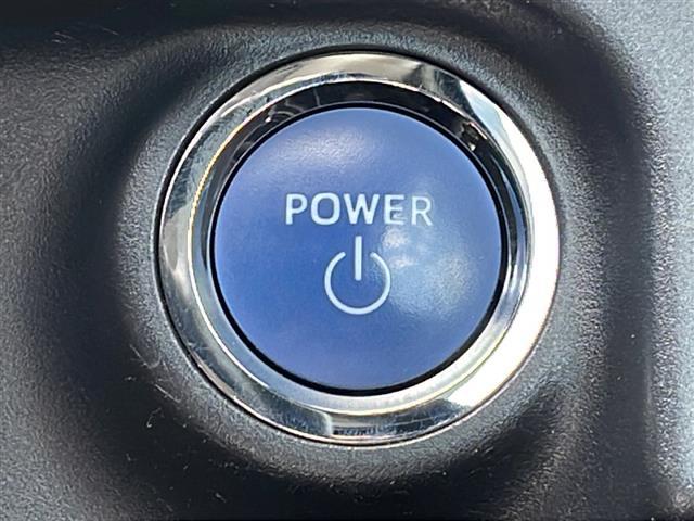 アクア Ｓ　スタイルブラック　プリクラッシュセーフティスタート　純正メモリナビＴＶ　バックカメラ　ビルトインＥＴＣ２．０　純正ドライブレコーダー　純正アルミ　プッシュスタートエンジン　前後コーナーセンサー　保証書・取説　スペアキー（8枚目）