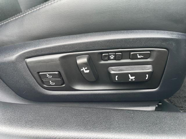 GS GS300h Fスポーツ ムーンルーフ/3眼LED/BSM/HUD/パワートランクリッド/セーフティシステムプラス/純正ナビ/フルセグ/CD/DVD/SD/BT/ETC2.0/レザー/シートベンチレーション/スペアキー(22枚目)