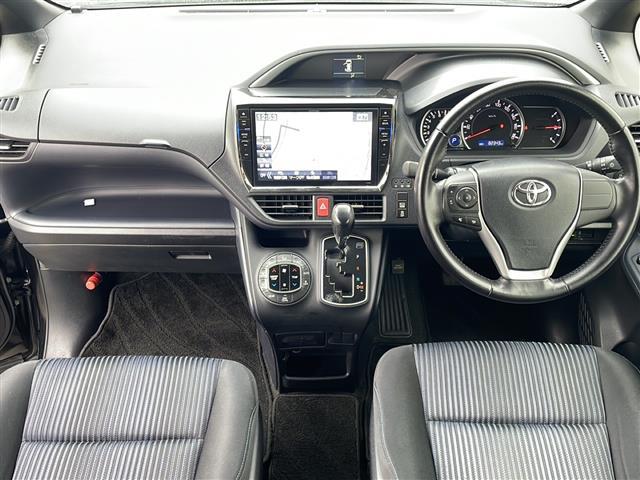 ヴォクシー ＺＳ　煌　ＡＬＰＩＮＥ１０型メモリナビ／フルセグＴＶ／バックカメラ／前後ドライブレコーダー／両側パワースライドドア／ビルトインＥＴＣ／純正１６インチアルミホイール／純正ＬＥＤヘッドライト（2枚目）