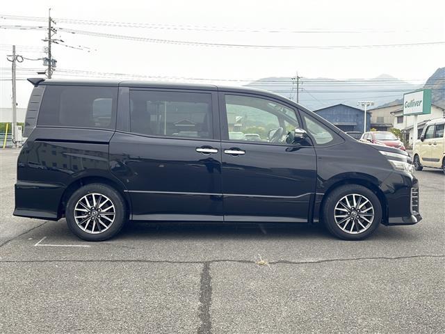 ヴォクシー ＺＳ　煌　ＡＬＰＩＮＥ１０型メモリナビ／フルセグＴＶ／バックカメラ／前後ドライブレコーダー／両側パワースライドドア／ビルトインＥＴＣ／純正１６インチアルミホイール／純正ＬＥＤヘッドライト（37枚目）