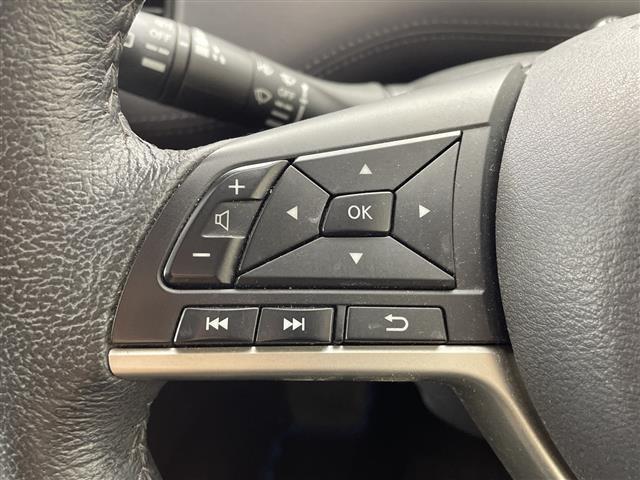 セレナ ｅ－パワー　ハイウェイスターＶ　純正９型ナビ　フルセグＴＶ　ＣＤ　ＤＶＤ　アラウンドビューモニター　純正フリップダウンモニター　両側電動スライドドア　ＬＥＤ　オートライト　純正１５インチアルミ　ブラインドスポットモニター　ＥＴＣ（11枚目）