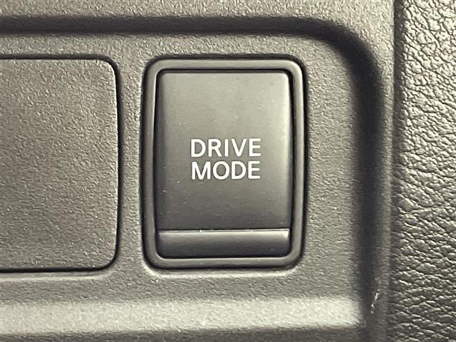 セレナ ｅ－パワー　ハイウェイスターＶ　純正９型ナビ　フルセグＴＶ　ＣＤ　ＤＶＤ　アラウンドビューモニター　純正フリップダウンモニター　両側電動スライドドア　ＬＥＤ　オートライト　純正１５インチアルミ　ブラインドスポットモニター　ＥＴＣ（12枚目）