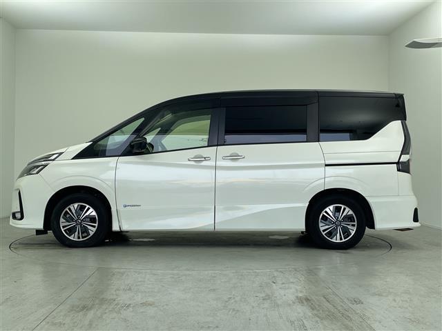 セレナ ｅ－パワー　ハイウェイスターＶ　純正９型ナビ　フルセグＴＶ　ＣＤ　ＤＶＤ　アラウンドビューモニター　純正フリップダウンモニター　両側電動スライドドア　ＬＥＤ　オートライト　純正１５インチアルミ　ブラインドスポットモニター　ＥＴＣ（20枚目）