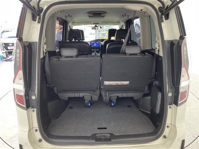 セレナ ｅ－パワー　ハイウェイスターＶ　純正９型ナビ　フルセグＴＶ　ＣＤ　ＤＶＤ　アラウンドビューモニター　純正フリップダウンモニター　両側電動スライドドア　ＬＥＤ　オートライト　純正１５インチアルミ　ブラインドスポットモニター　ＥＴＣ（31枚目）