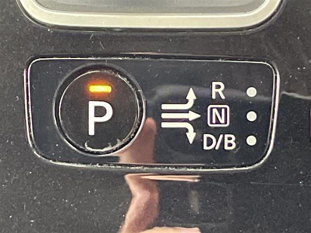 セレナ ｅ－パワー　ハイウェイスターＶ　純正９型ナビ　フルセグＴＶ　ＣＤ　ＤＶＤ　アラウンドビューモニター　純正フリップダウンモニター　両側電動スライドドア　ＬＥＤ　オートライト　純正１５インチアルミ　ブラインドスポットモニター　ＥＴＣ（35枚目）