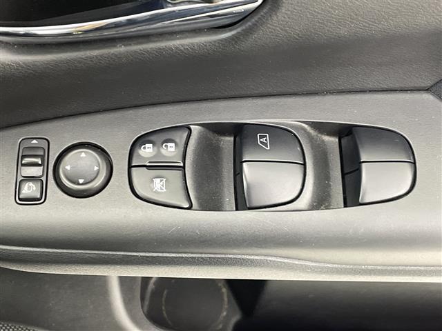 セレナ ｅ－パワー　ハイウェイスターＶ　純正９型ナビ　フルセグＴＶ　ＣＤ　ＤＶＤ　アラウンドビューモニター　純正フリップダウンモニター　両側電動スライドドア　ＬＥＤ　オートライト　純正１５インチアルミ　ブラインドスポットモニター　ＥＴＣ（38枚目）