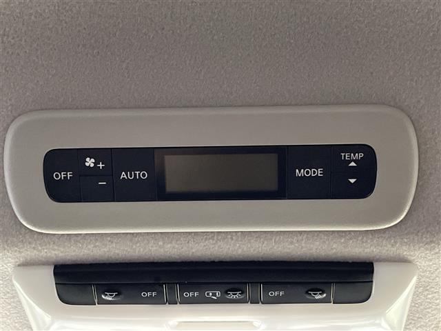 セレナ ｅ－パワー　ハイウェイスターＶ　純正９型ナビ　フルセグＴＶ　ＣＤ　ＤＶＤ　アラウンドビューモニター　純正フリップダウンモニター　両側電動スライドドア　ＬＥＤ　オートライト　純正１５インチアルミ　ブラインドスポットモニター　ＥＴＣ（41枚目）