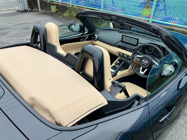 ロードスター Ｓレザーパッケージ　Ｖセレクション　ボーズサウンドシステム（ＡＵＤＩＯＰＩＬＯＴ２）＋９スピーカー　ベージュソフトトップ　ボディー同色ドアミラー　アシンメトリックＬＳＤ　　リヤスタビライザー　トンネルブレースバー（18枚目）