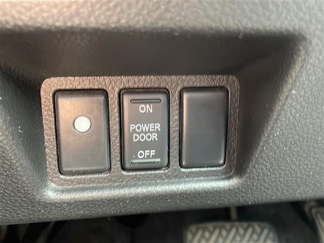 セレナ ハイウェイスター S-ハイブリッド 純正SDナビ MM514D-L Bluetooth バックカメラ ETC レーン逸脱警報装置 Wエアバック プッシュスタート 両側パワースライドドア 純正アルミホイール(16インチ)(13枚目)