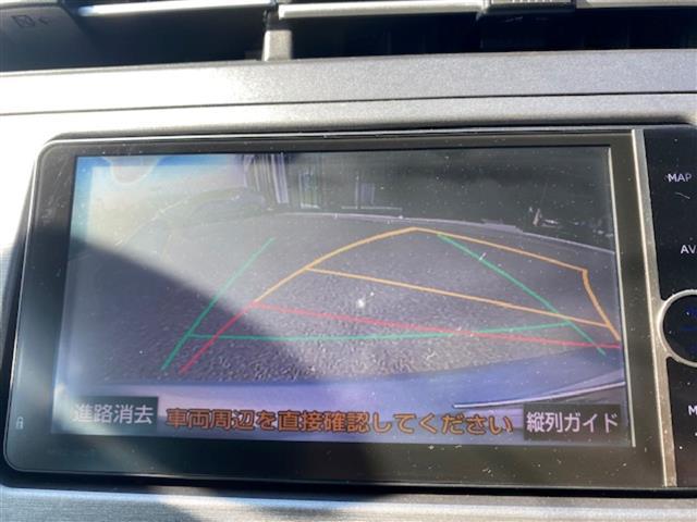 プリウス S ◇社外ナビ・フルセグTV(SD/CD/DVD/Bluetooth)・バックカメラ◇車両接近緊急装置◇ステアリングスイッチ◇ECOモード◇POWERモード◇EVモード◇ビルトインETC◇純正フロアマット(4枚目)