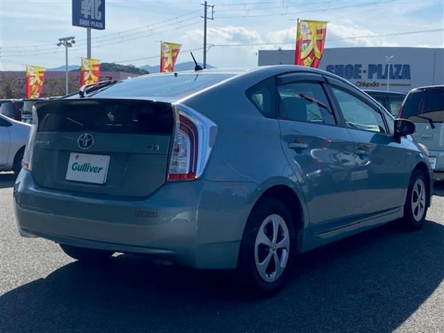 プリウス S ◇社外ナビ・フルセグTV(SD/CD/DVD/Bluetooth)・バックカメラ◇車両接近緊急装置◇ステアリングスイッチ◇ECOモード◇POWERモード◇EVモード◇ビルトインETC◇純正フロアマット(23枚目)