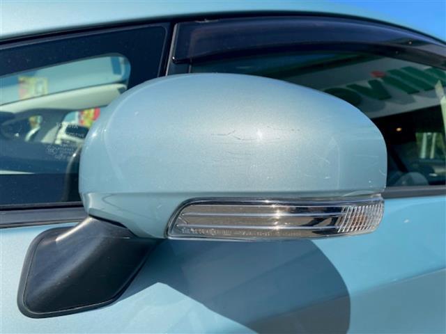 プリウス S ◇社外ナビ・フルセグTV(SD/CD/DVD/Bluetooth)・バックカメラ◇車両接近緊急装置◇ステアリングスイッチ◇ECOモード◇POWERモード◇EVモード◇ビルトインETC◇純正フロアマット(33枚目)