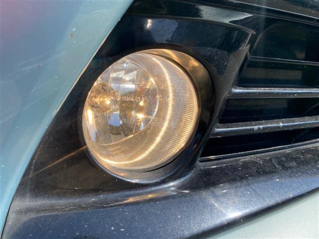 プリウス S ◇社外ナビ・フルセグTV(SD/CD/DVD/Bluetooth)・バックカメラ◇車両接近緊急装置◇ステアリングスイッチ◇ECOモード◇POWERモード◇EVモード◇ビルトインETC◇純正フロアマット(38枚目)