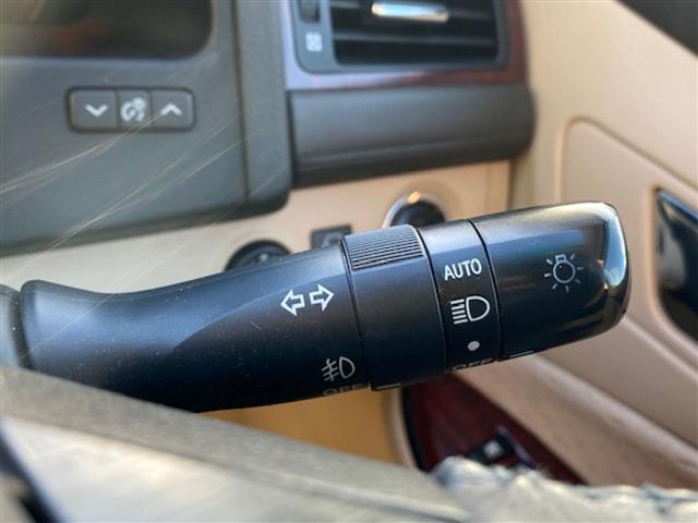 クラウン ロイヤルサルーン ナビパッケージ ☆純正HDDナビ(AM/FM/CD)☆コーナーセンサー☆クルーズコントロール☆バックカメラ☆オートライト☆ビルトインETC☆ドアバイザー☆電格ミラー☆純正マット☆プッシュスタート(10枚目)