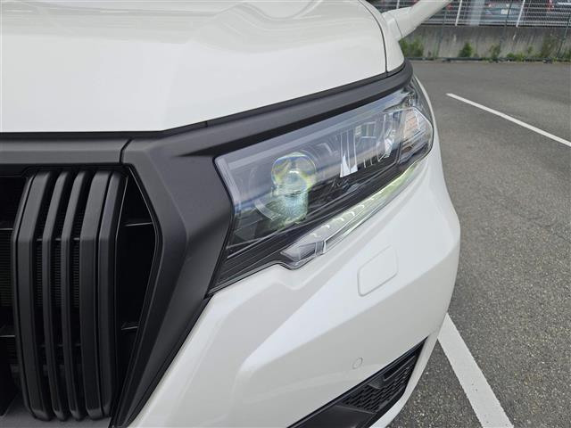 ランドクルーザープラド TX Lパッケージ マットブラックエディション 禁煙車 バックカメラ ドラレコ レーダークルコン 衝突被害軽減 車線逸脱防止支援 PKSB LEDオートライト 純正ナビTV ビルトインETC2.0 後席用モニター 革シート 前席Pシート/ヒーター(9枚目)