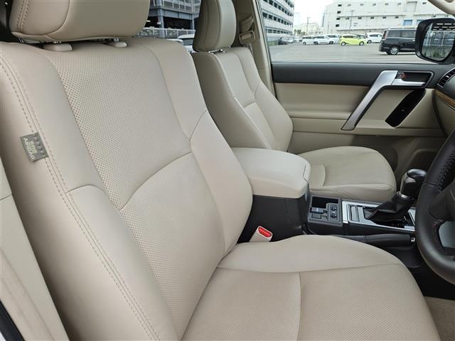 ランドクルーザープラド TX Lパッケージ マットブラックエディション 禁煙車 バックカメラ ドラレコ レーダークルコン 衝突被害軽減 車線逸脱防止支援 PKSB LEDオートライト 純正ナビTV ビルトインETC2.0 後席用モニター 革シート 前席Pシート/ヒーター(12枚目)