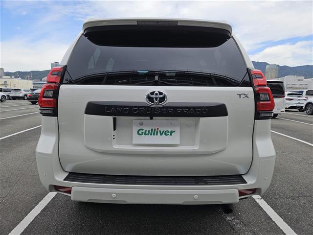 ランドクルーザープラド TX Lパッケージ マットブラックエディション 禁煙車 バックカメラ ドラレコ レーダークルコン 衝突被害軽減 車線逸脱防止支援 PKSB LEDオートライト 純正ナビTV ビルトインETC2.0 後席用モニター 革シート 前席Pシート/ヒーター(17枚目)