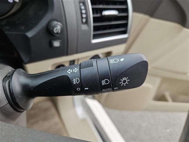 ランドクルーザープラド TX Lパッケージ マットブラックエディション 禁煙車 バックカメラ ドラレコ レーダークルコン 衝突被害軽減 車線逸脱防止支援 PKSB LEDオートライト 純正ナビTV ビルトインETC2.0 後席用モニター 革シート 前席Pシート/ヒーター(25枚目)