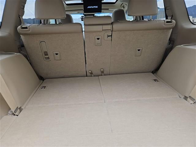ランドクルーザープラド TX Lパッケージ マットブラックエディション 禁煙車 バックカメラ ドラレコ レーダークルコン 衝突被害軽減 車線逸脱防止支援 PKSB LEDオートライト 純正ナビTV ビルトインETC2.0 後席用モニター 革シート 前席Pシート/ヒーター(31枚目)