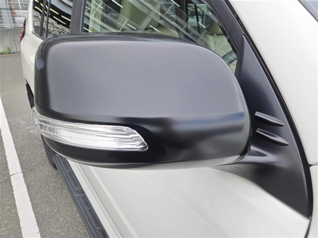 ランドクルーザープラド TX Lパッケージ マットブラックエディション 禁煙車 バックカメラ ドラレコ レーダークルコン 衝突被害軽減 車線逸脱防止支援 PKSB LEDオートライト 純正ナビTV ビルトインETC2.0 後席用モニター 革シート 前席Pシート/ヒーター(36枚目)