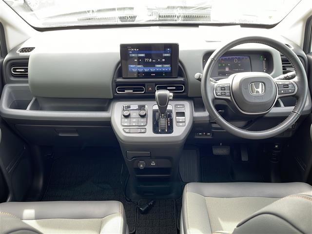 フリード クロスター　純正８型ナビ／衝突軽減装置／レーダークルーズコントロール／ブラインドスポットモニター／クリアランスソナー／電動パーキングブレーキ／ブレーキホールド／前席シートヒーター／オートハイビーム（2枚目）