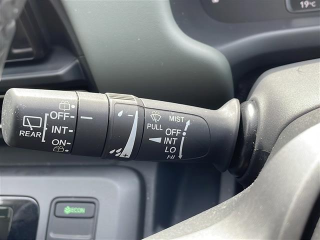 フリード クロスター　純正８型ナビ／衝突軽減装置／レーダークルーズコントロール／ブラインドスポットモニター／クリアランスソナー／電動パーキングブレーキ／ブレーキホールド／前席シートヒーター／オートハイビーム（8枚目）