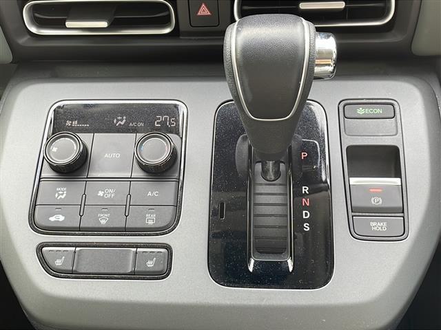 フリード クロスター　純正８型ナビ／衝突軽減装置／レーダークルーズコントロール／ブラインドスポットモニター／クリアランスソナー／電動パーキングブレーキ／ブレーキホールド／前席シートヒーター／オートハイビーム（13枚目）