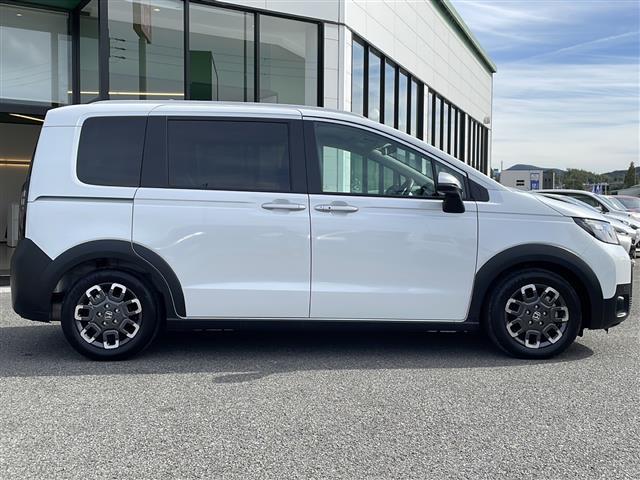 フリード クロスター　純正８型ナビ／衝突軽減装置／レーダークルーズコントロール／ブラインドスポットモニター／クリアランスソナー／電動パーキングブレーキ／ブレーキホールド／前席シートヒーター／オートハイビーム（25枚目）