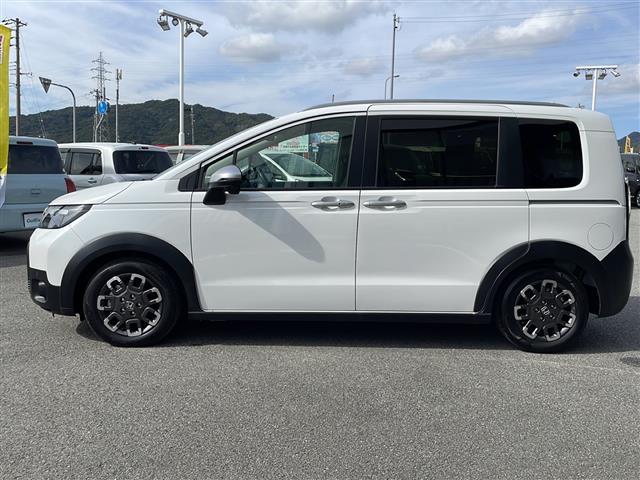 フリード クロスター　純正８型ナビ／衝突軽減装置／レーダークルーズコントロール／ブラインドスポットモニター／クリアランスソナー／電動パーキングブレーキ／ブレーキホールド／前席シートヒーター／オートハイビーム（26枚目）