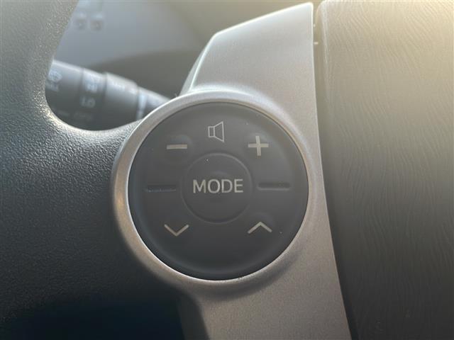 プリウス Ｓ　◇ディスプレイオーディオ◇ヘッドライトレベライザー◇ステアリングスイッチ◇サーキュレーター◇純正マット◇ビルトインＥＴＣ◇ＥＣＯモード◇ＰＯＷＥＲモード◇ＥＶモード◇ＬＥＤヘッドライト（7枚目）