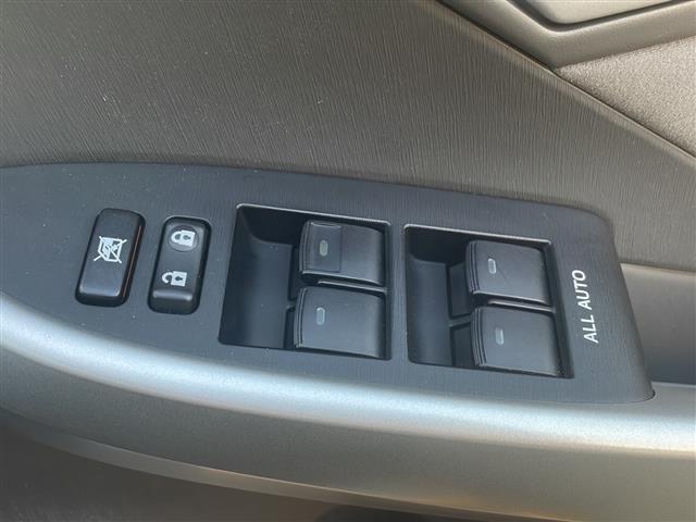 プリウス Ｓ　◇ディスプレイオーディオ◇ヘッドライトレベライザー◇ステアリングスイッチ◇サーキュレーター◇純正マット◇ビルトインＥＴＣ◇ＥＣＯモード◇ＰＯＷＥＲモード◇ＥＶモード◇ＬＥＤヘッドライト（14枚目）